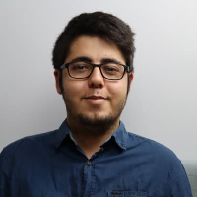 Enes Kayar — matematik öğretmeni
